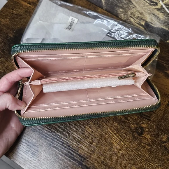 Green Croc-Embossed Zip Wallet - Picture 3 of 5